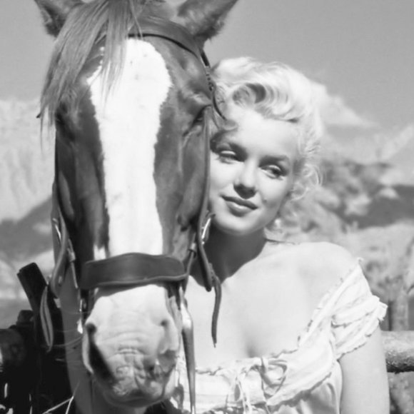 "Your clothes should be tight enough..." - Picture 6 of 7